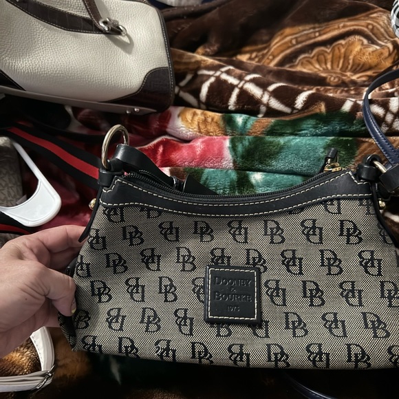 Purses - Picture 6 of 10